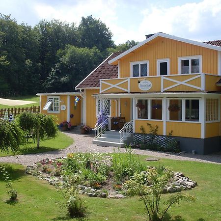 Hotel & Pensionat Bjoerkelund Stenbrohult  Exterior photo