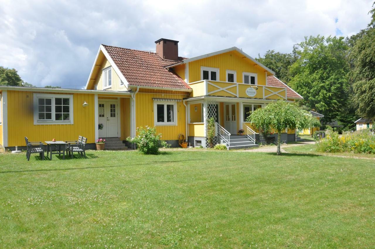 Hotel & Pensionat Bjoerkelund Stenbrohult  Exterior photo